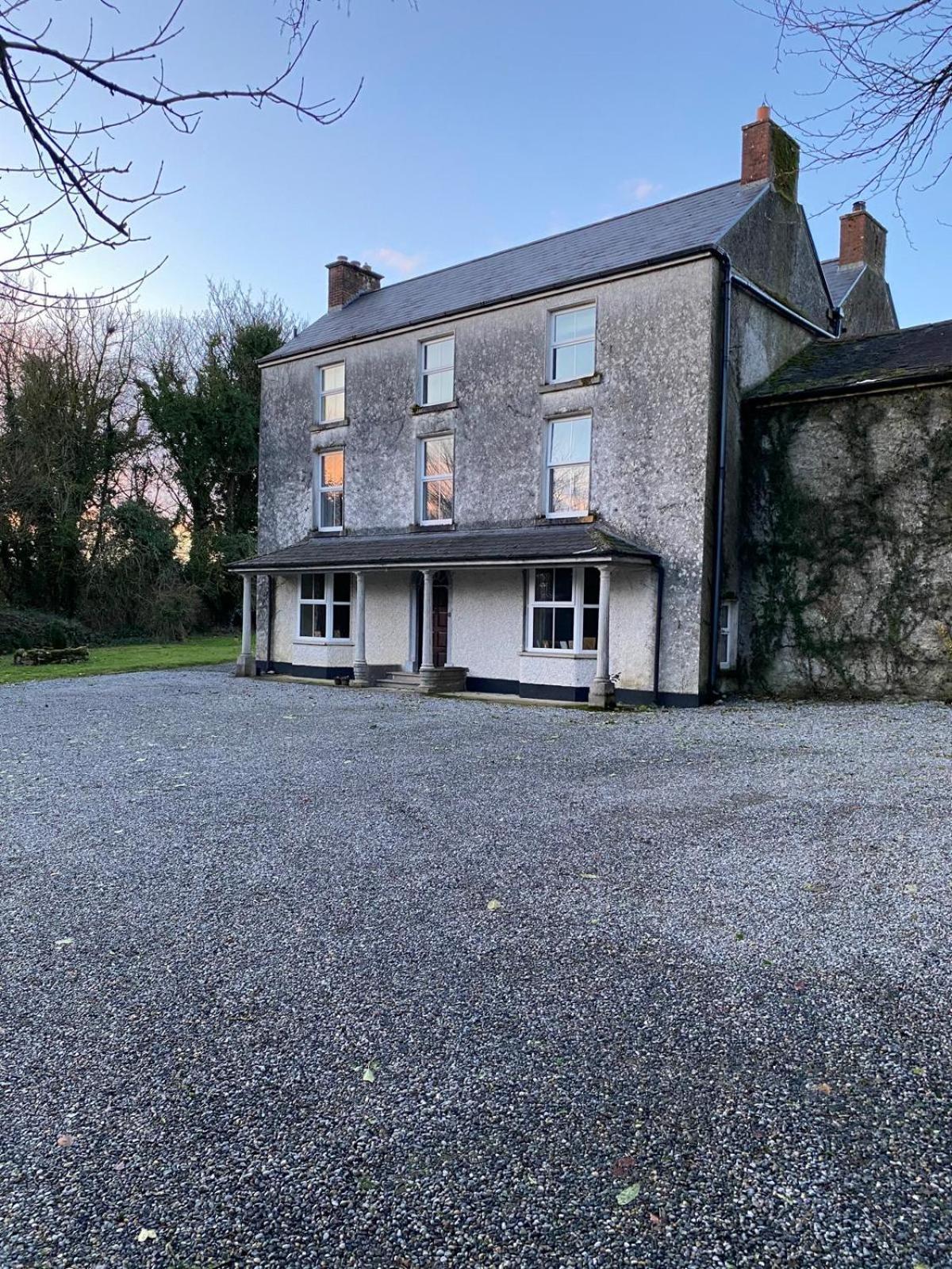 Farnagh House - En Bedrooms Moate